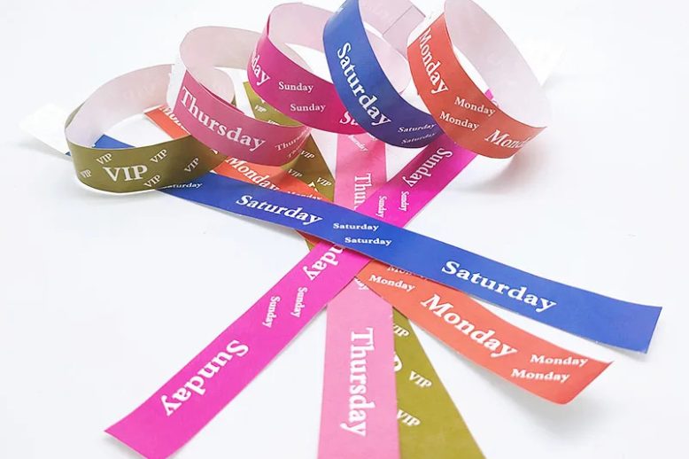 Count daily identification bracelets disposiable plastic wristband (1)