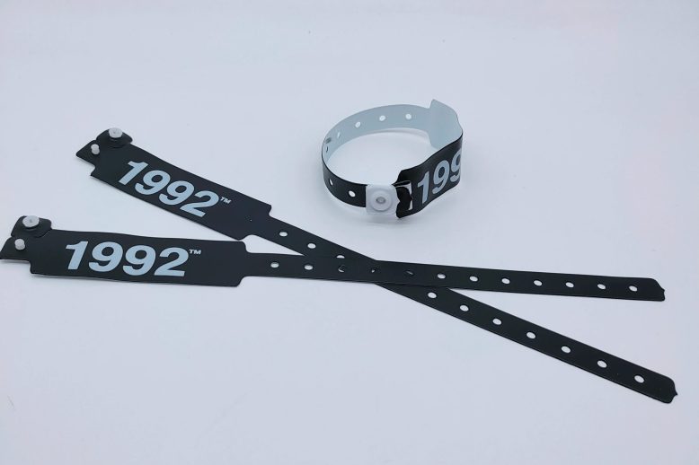 Events festival custom brand logo plastic wristband (6)