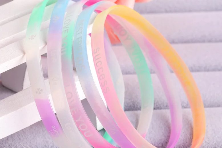 Luminous-silicone-candy-color-letters-silicone-wristband-2-400×400