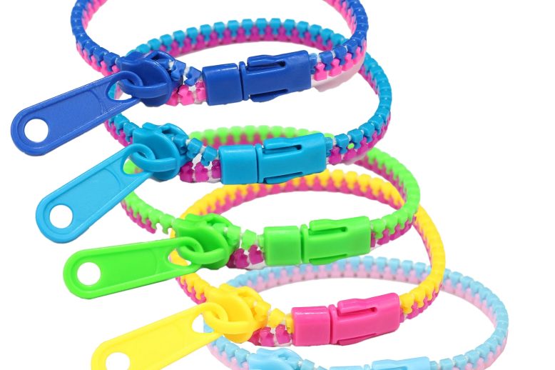 Sensory plastic wristbands friendship gadgets for kids (2)