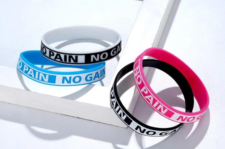 Trendy minimalist style silicone wristband for men (5)